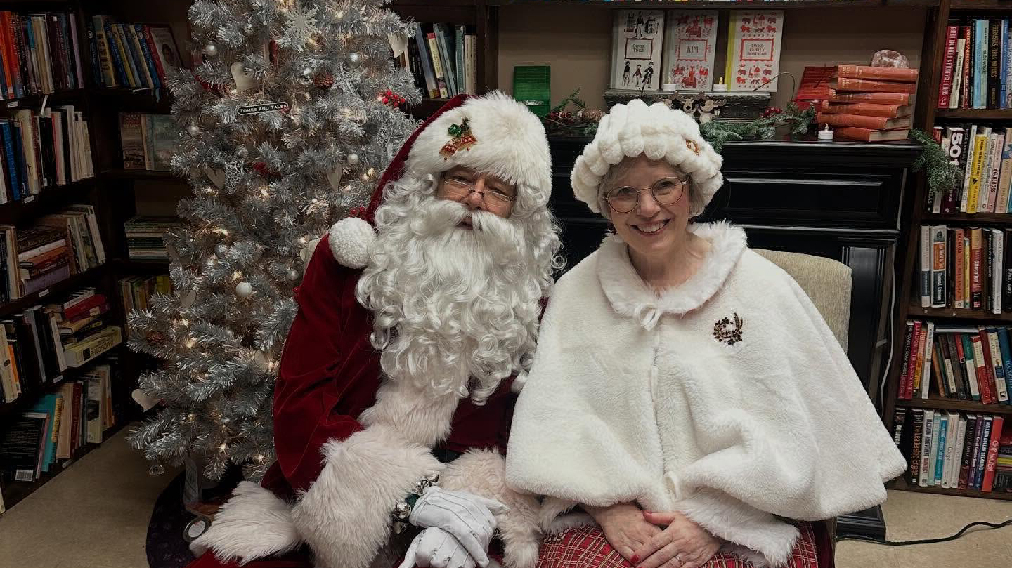 A Visit from Santa & Mrs. Claus ๐
๐คถ